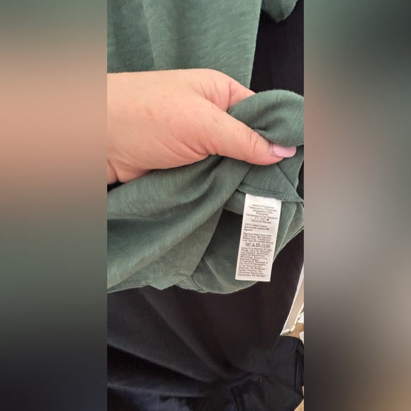 J. Crew Girlfriend Green Shirt New with Tags Women’s Large Casual Basic - Picture 7 of 7